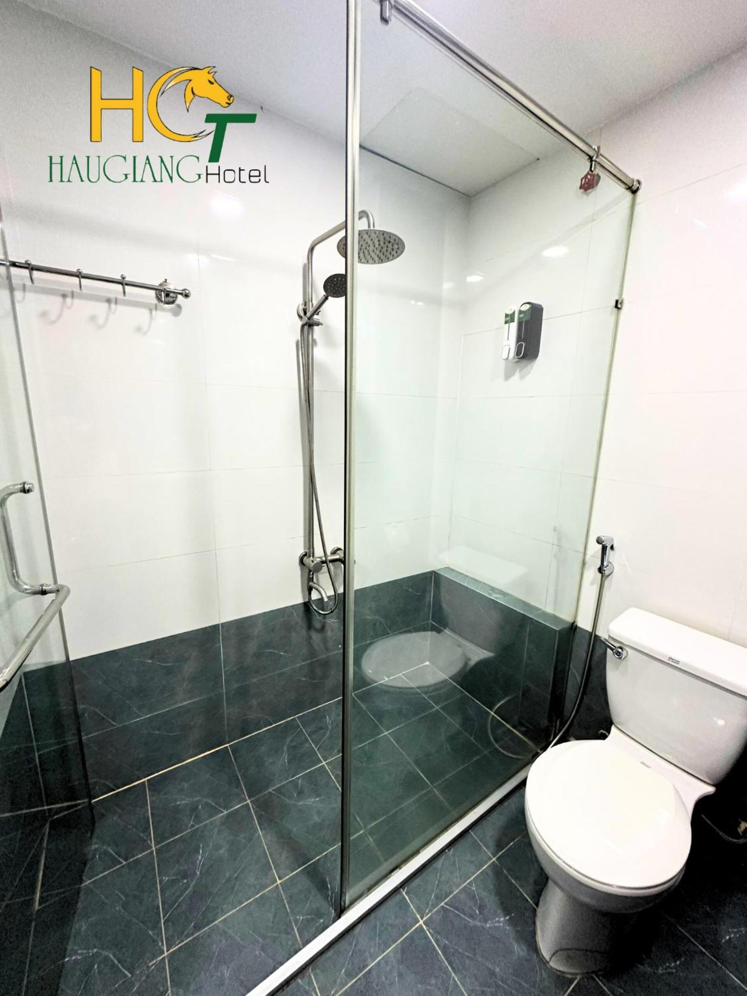 Khach San Hau Giang Hotel Vi Thanh Екстериор снимка