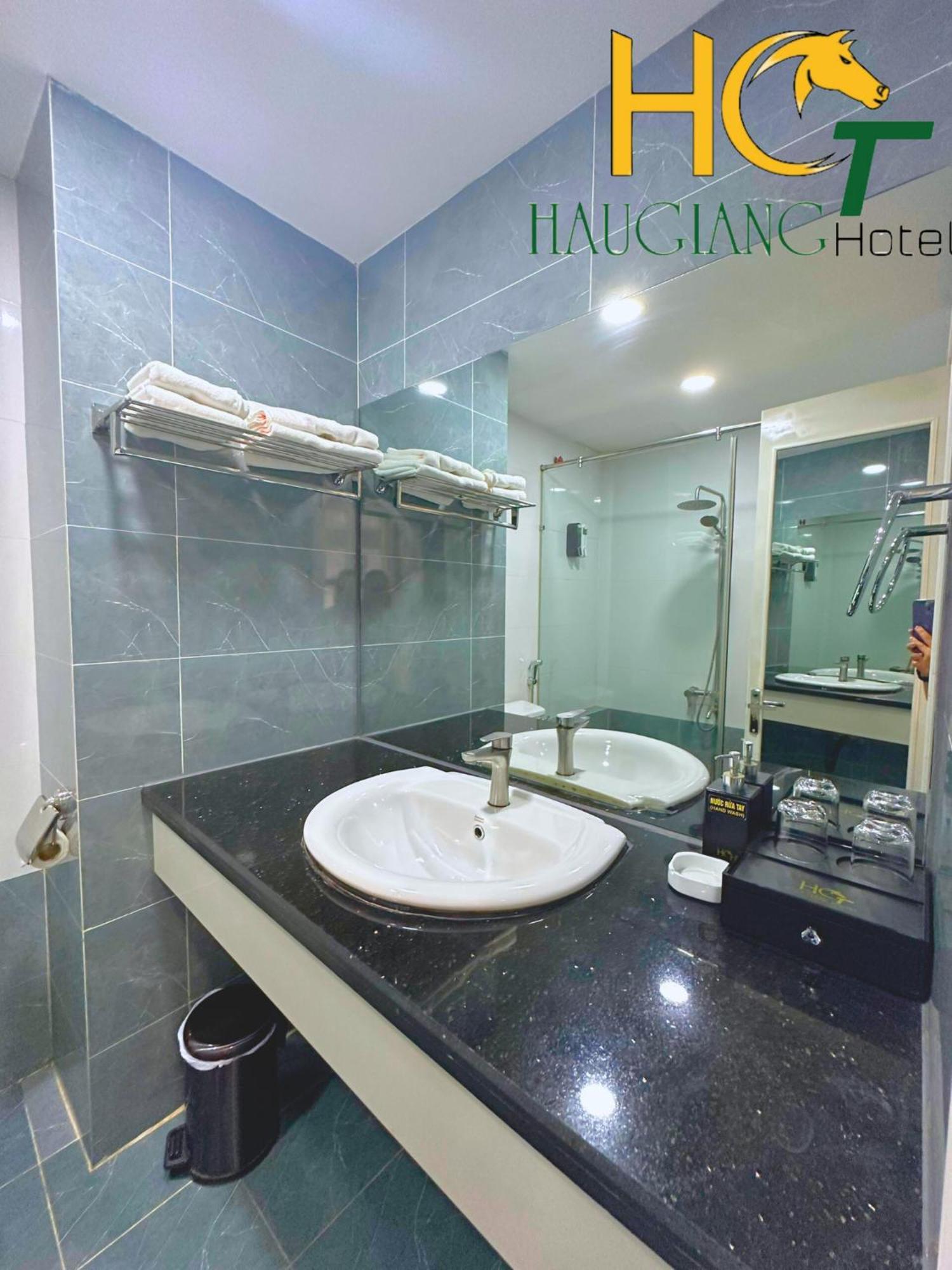 Khach San Hau Giang Hotel Vi Thanh Екстериор снимка